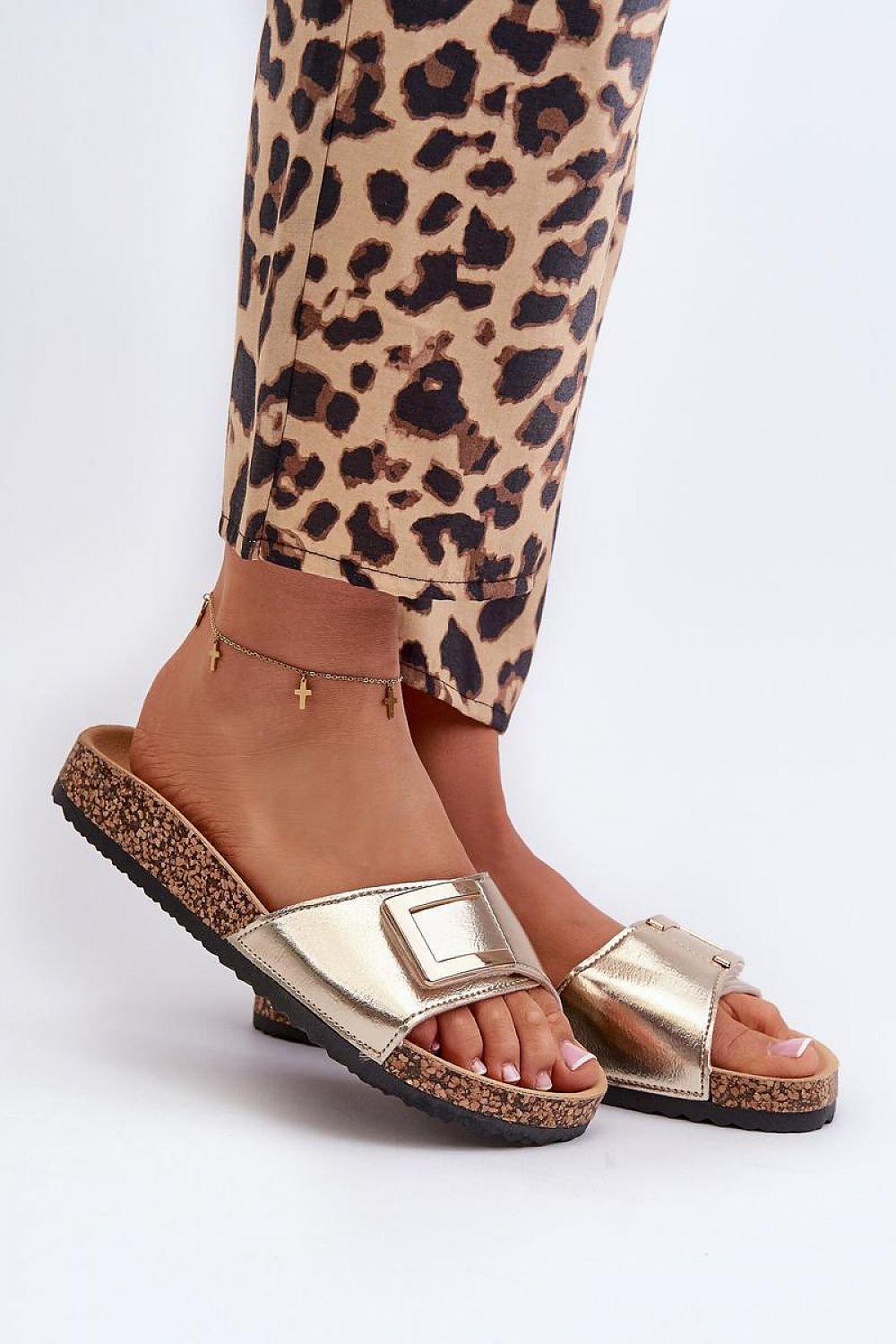 Flip-flops model 198189